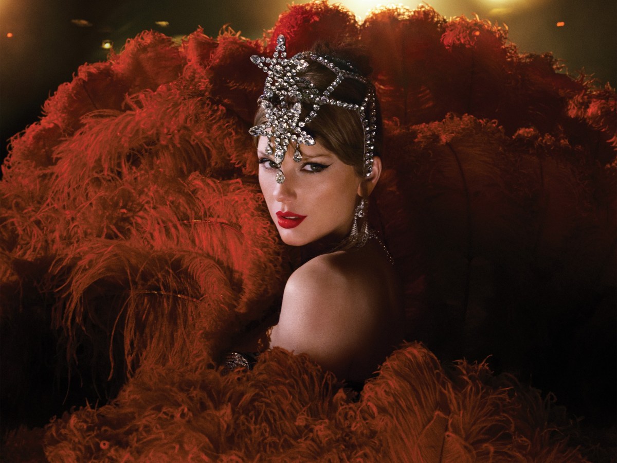 Taylor Swift’s Opalite Breaks the&nbsp;Internet!